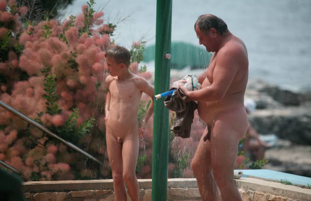 Naturist Shower Profiles pics - Ordinary Citizens Consciously Practicing Nudism