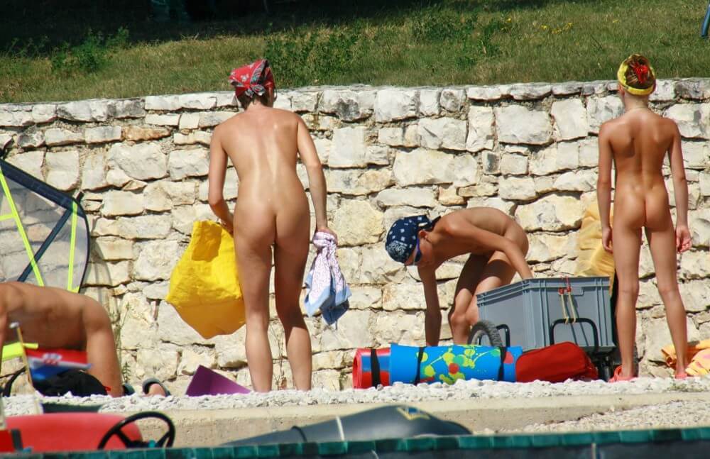 Sporty and Athletic Sands gallery - Peace and tranquility as goals of the naturist life
