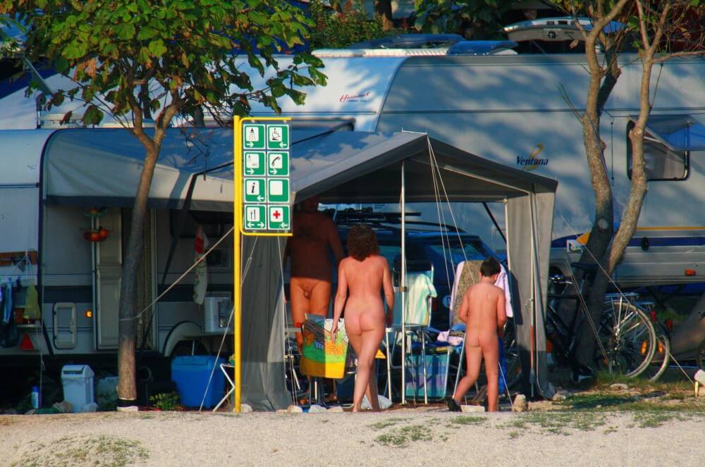 Ula FKK Camping photo gallery - Blending in with the crowd of nudists