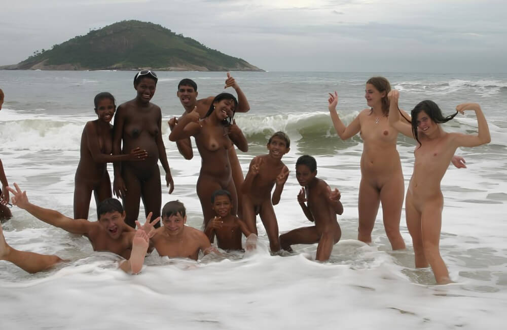 Photo nudism in Brazil - People who participate in nude recreation seek psychological comfort