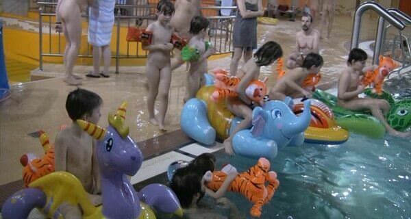 Indoor water runners 1 Full HD video - Being oneself is the foundation of nudism