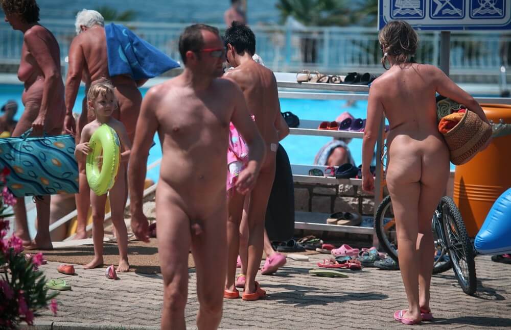 Daytime Nudists Chill Out photos - Nudity is a natural way to express respect for nature and oneself
