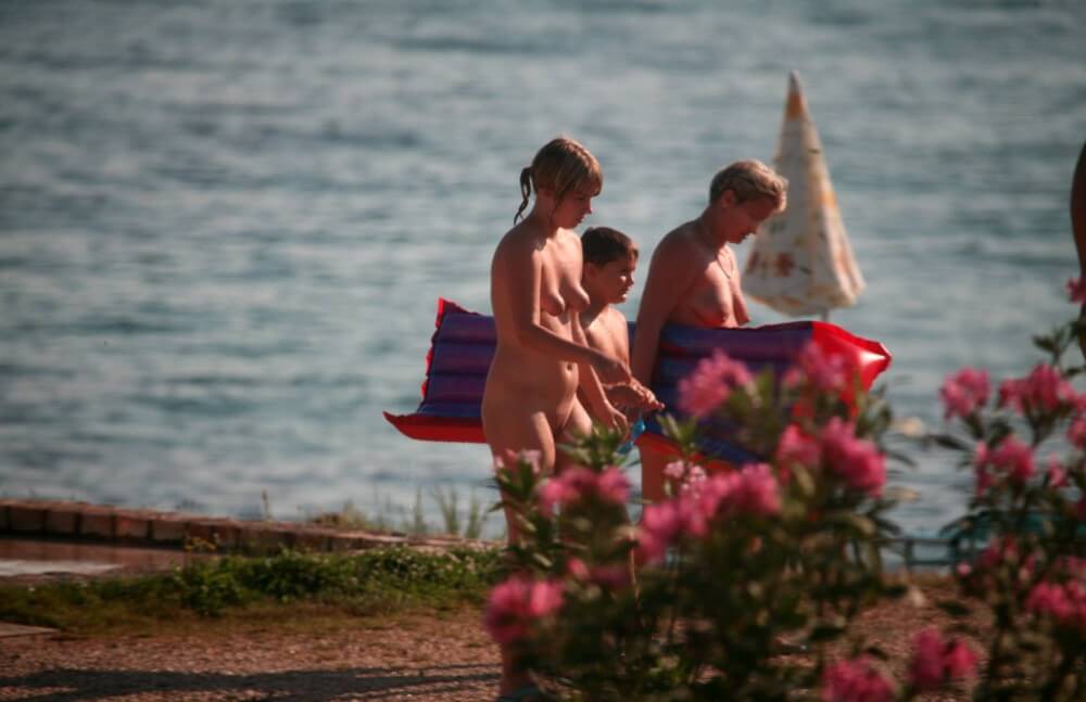 Dusk Til Dawn Showering phoros - Nudism helps improve health and boost self-confidence