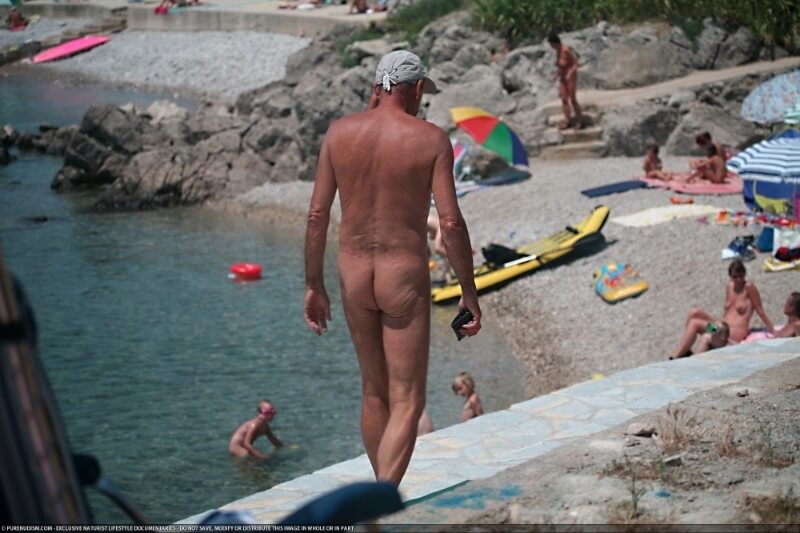 Nudist Shore Walking pics - Naturism helps overcome fears and insecurities