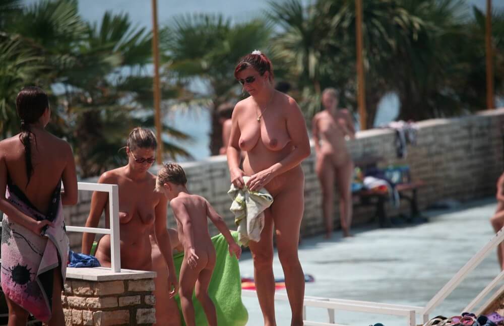 Boardwalk Biking pics - Naturists respect each other and those around them