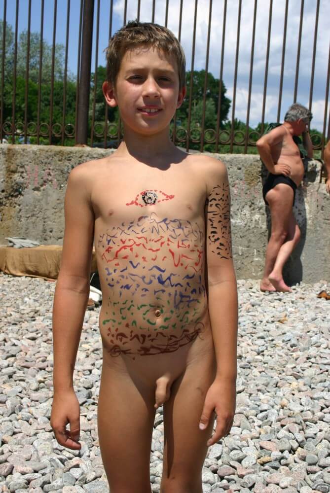 Father and Daughter Painted pics - Nudists and naturists: whats the differencex