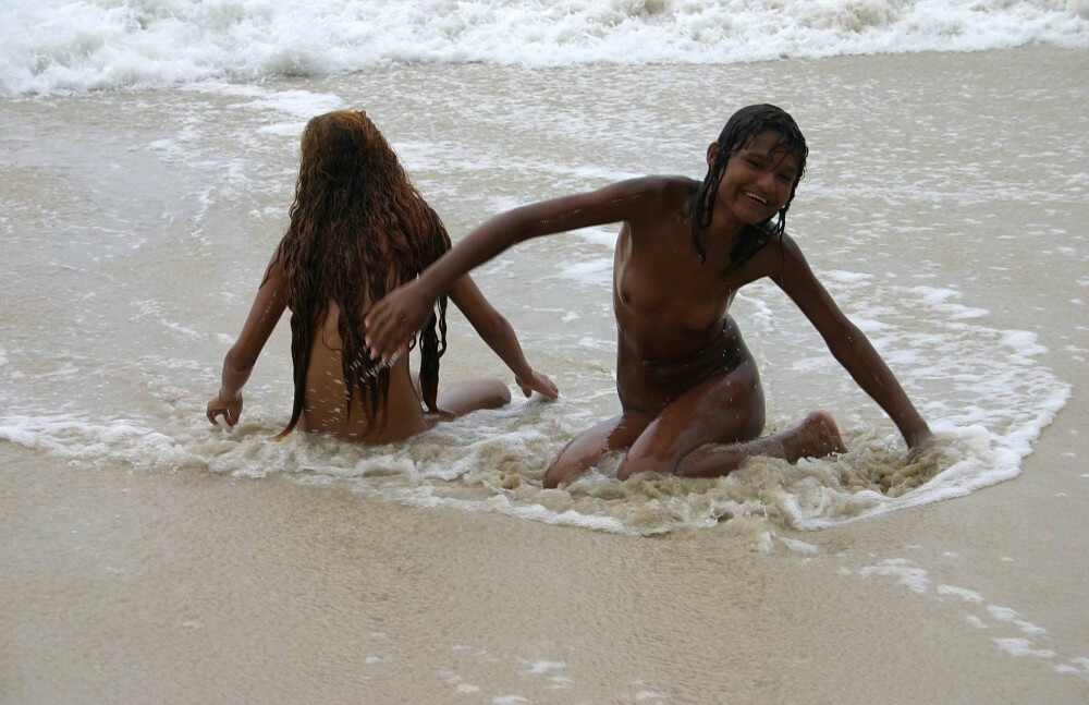 Brazilian Sand Playground pics - Freedom of choice is important for anyone who wishes to become a naturist
