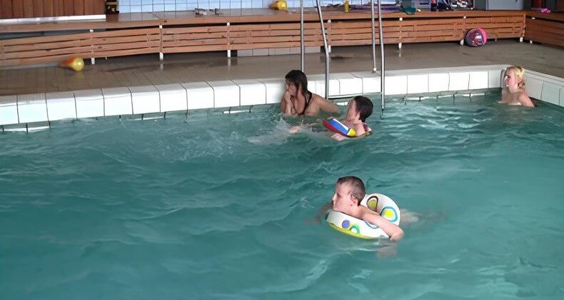 Swimming center club Full HD - Nudism contributes to the strengthening of psychological health