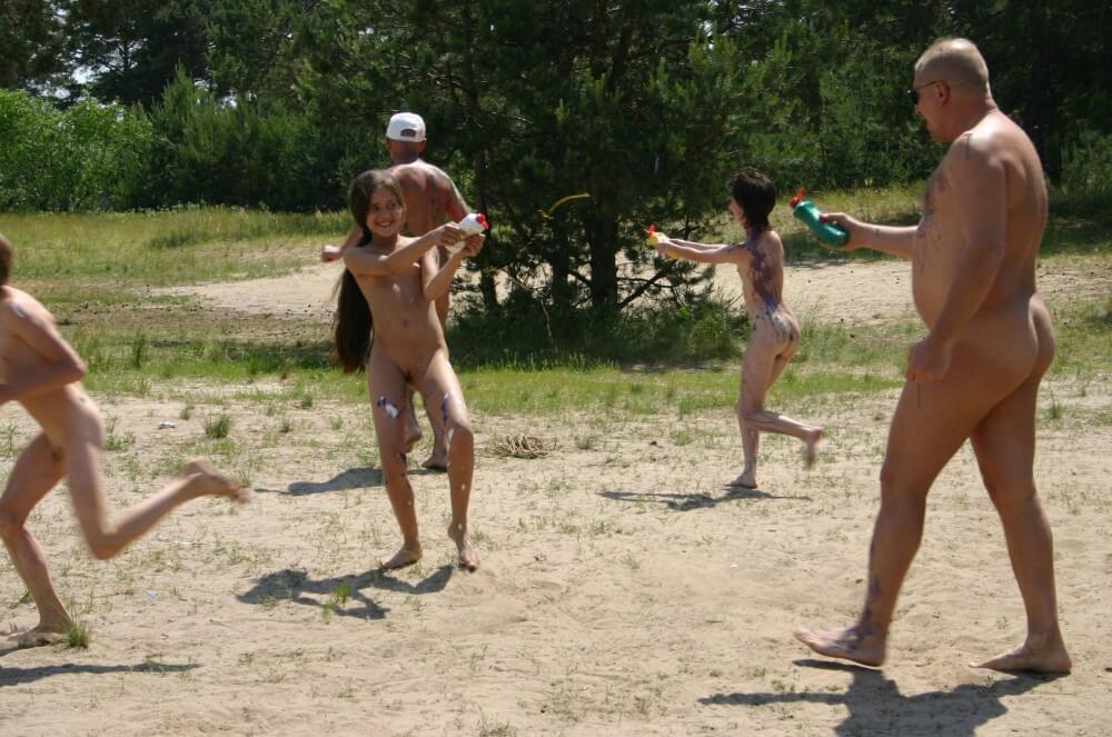 Kiev Group Painting Wild pics - Pure naturism teaches us to accept ourselves and others without judgment or criticism