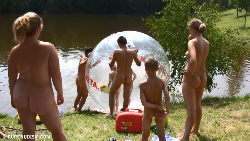 Aqua Nude Relaxation Full HD - Undressing is permissible only within ones own community