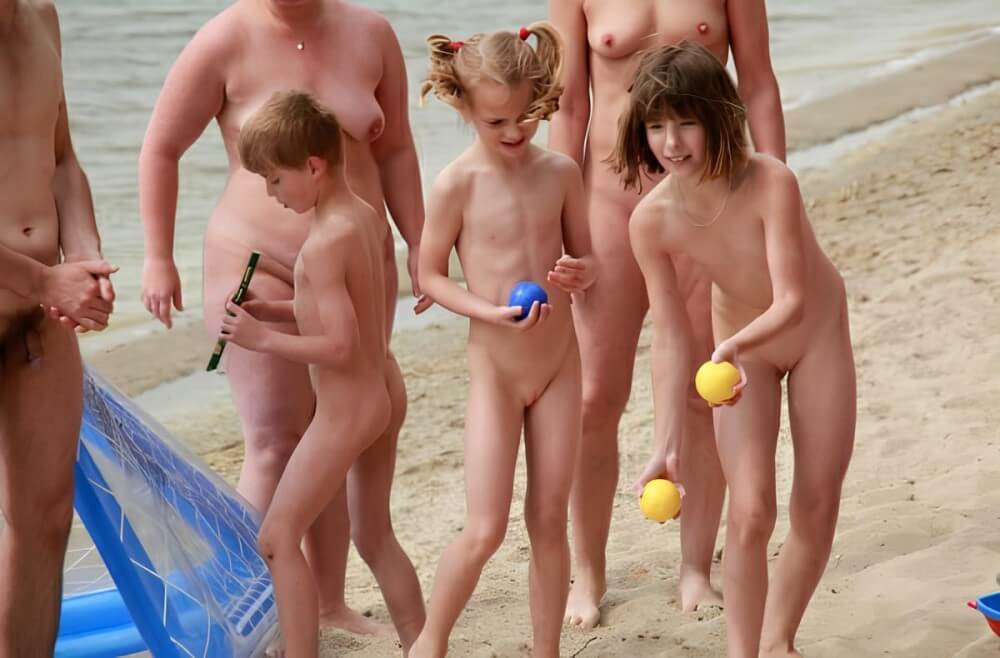 Lezero family games big gallery - Living freely and naturally is the dream of naturists