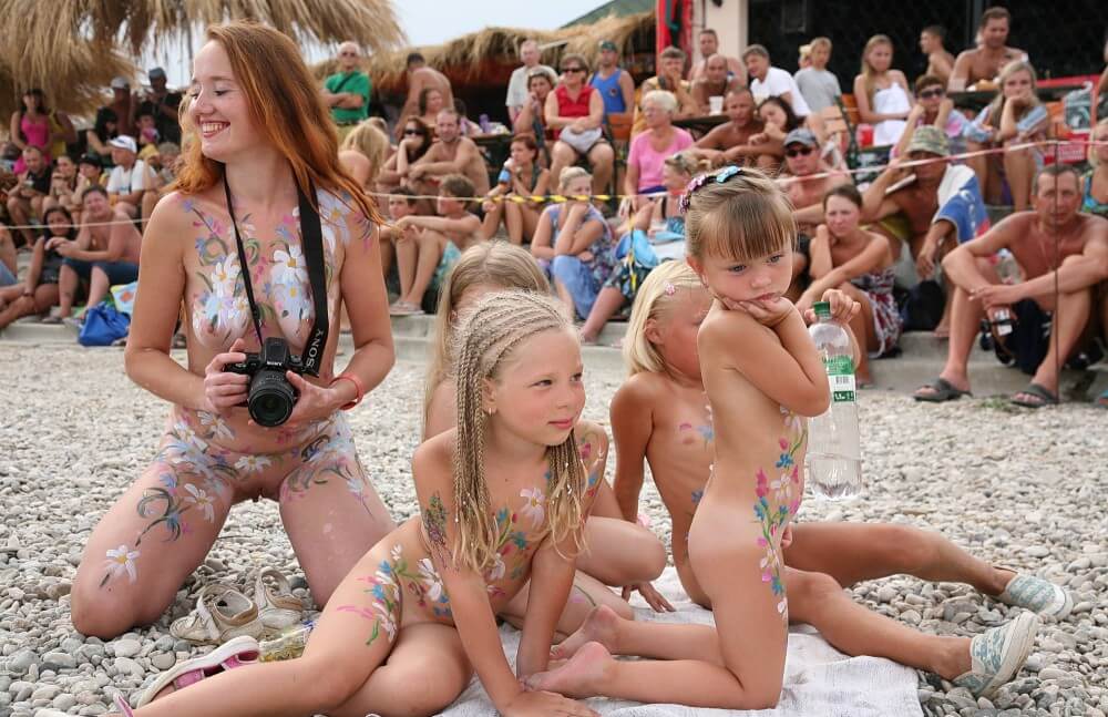 Warm Sand Relaxation photos - Nudism helps overcome shyness and insecurities