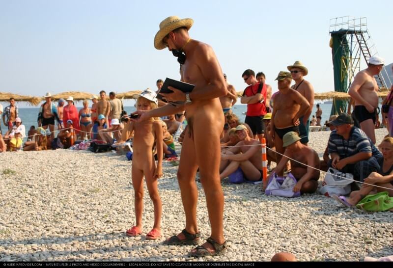 Naturist Pageant Line Up photos - Nudists and naturists: whats the differencex