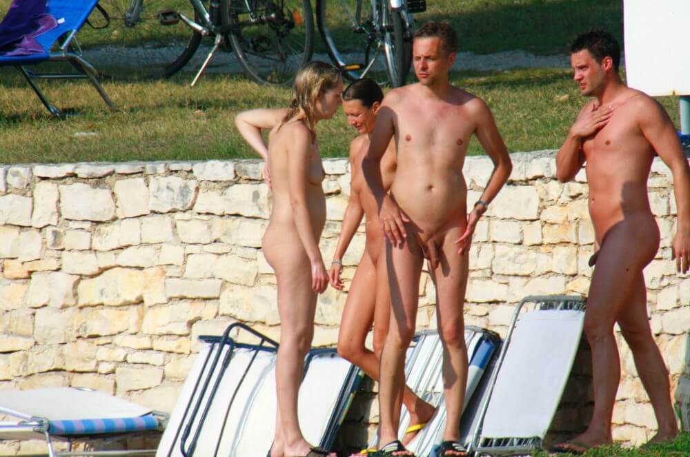 Ula FKK Couples Profile pics - Nudism is an expression of freedom and individuality