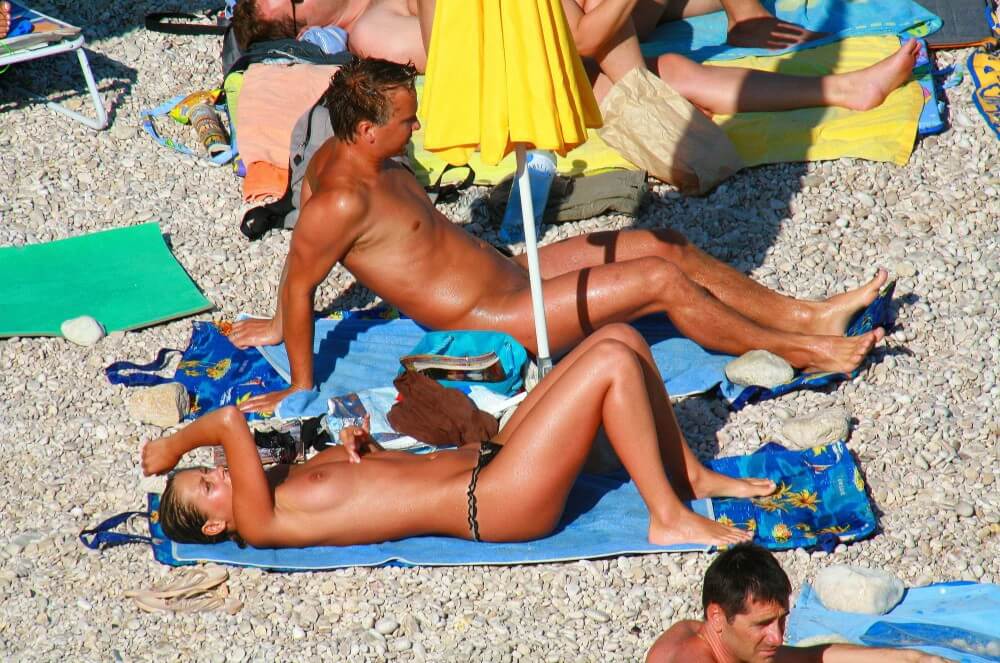 Ula FKK Bikini Couples Day pics - Naturist practices help us understand that the body is part of nature and its beauty
