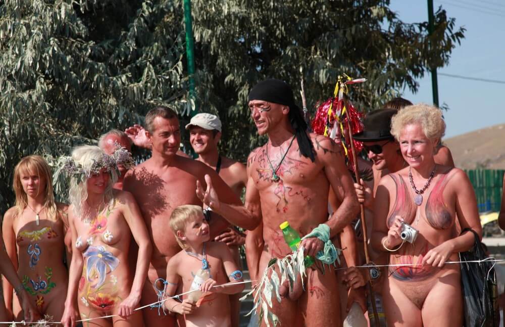 Naturist Day From Behind pics - Where nudism is commonplace