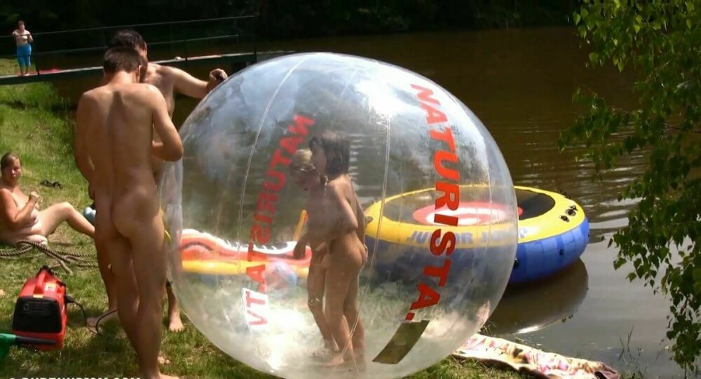 Daytime Family Picnic Full HD - Public nudism