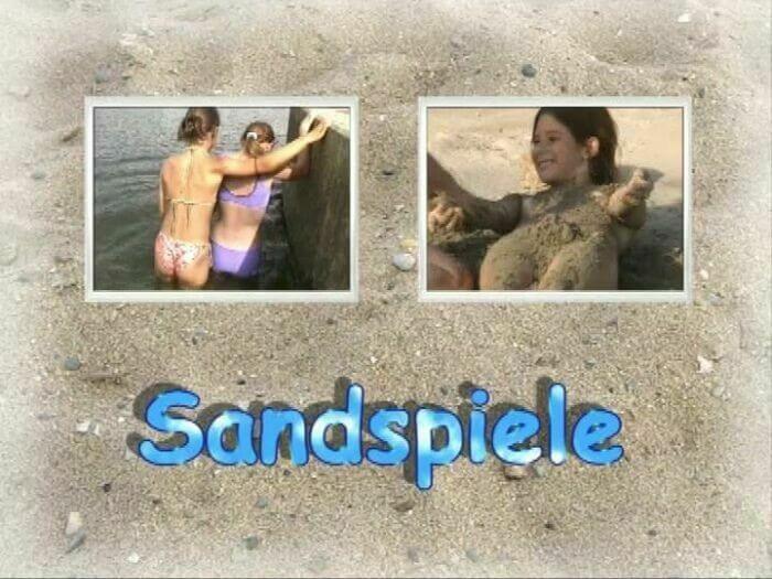 Naturistin: Sandspiele - The practice of nudism helps us shed imposed stereotypes and insecurities
