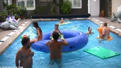 Piano pool and tennis Full HD - What the Concept of Naturist Recreation Entails