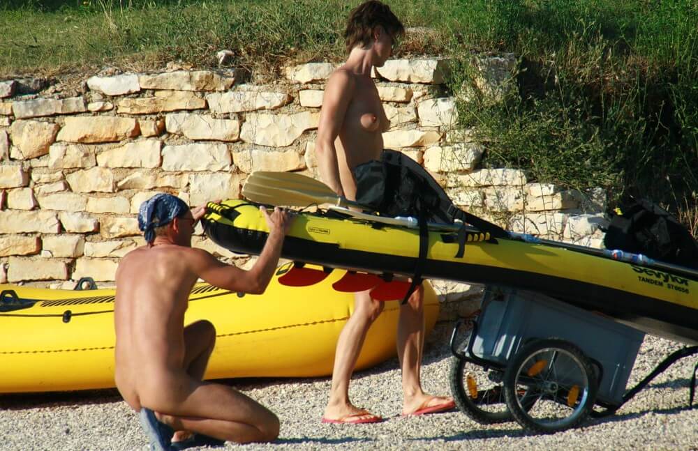 Rafting Team Excursions pics - Lightheartedness and ease are characteristic features of the practice of nudism and naturism