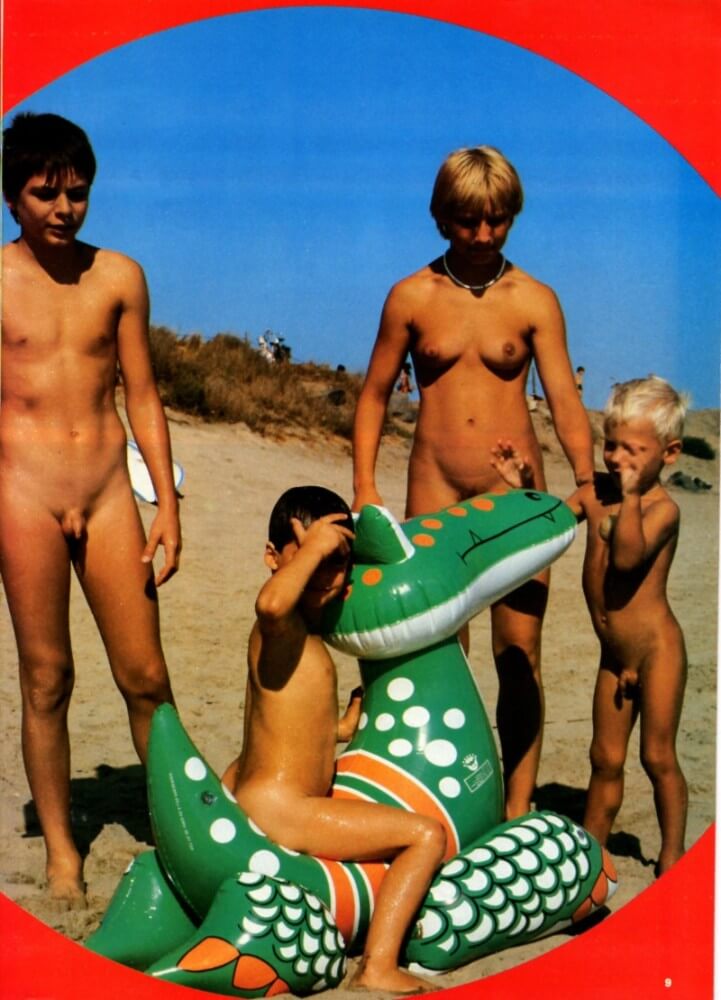 Jung und Frei Nr 15 - The idea of being naked is good