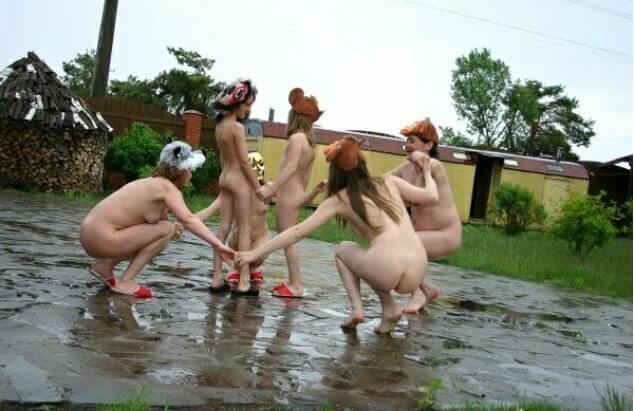 Naturism photo gallery # 23 - Sincerity is the foundation of the nudist lifestyle