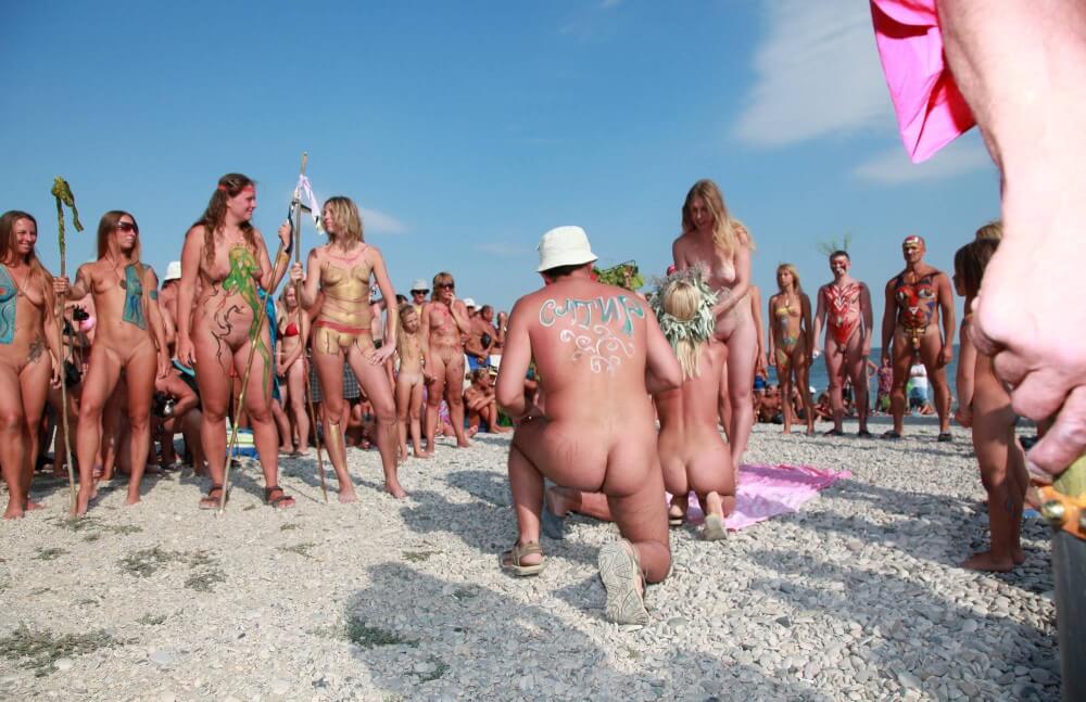 Naturist Boy Sun Warrior pics - Health is strengthened through naturism