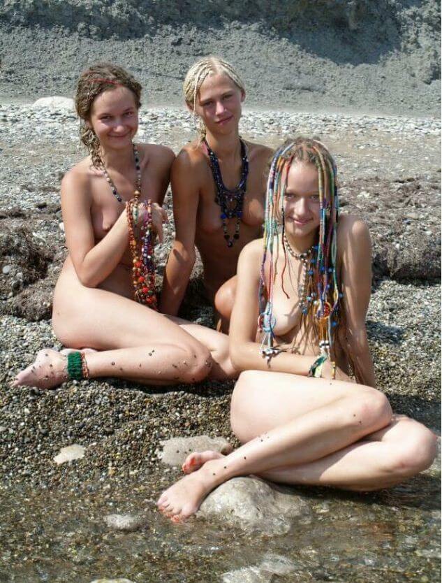 Naturism photo gallery # 49 - Values trust and friendliness among naked people