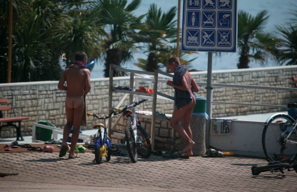 Nudism in a German water park photo - Nature provides strength and energy