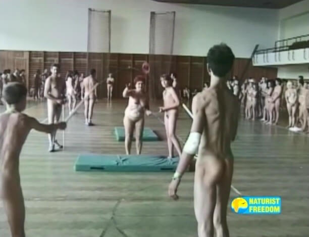 Helios Natura: FKK Fumbling and Tumbling - Spontaneous Nudism Thrives