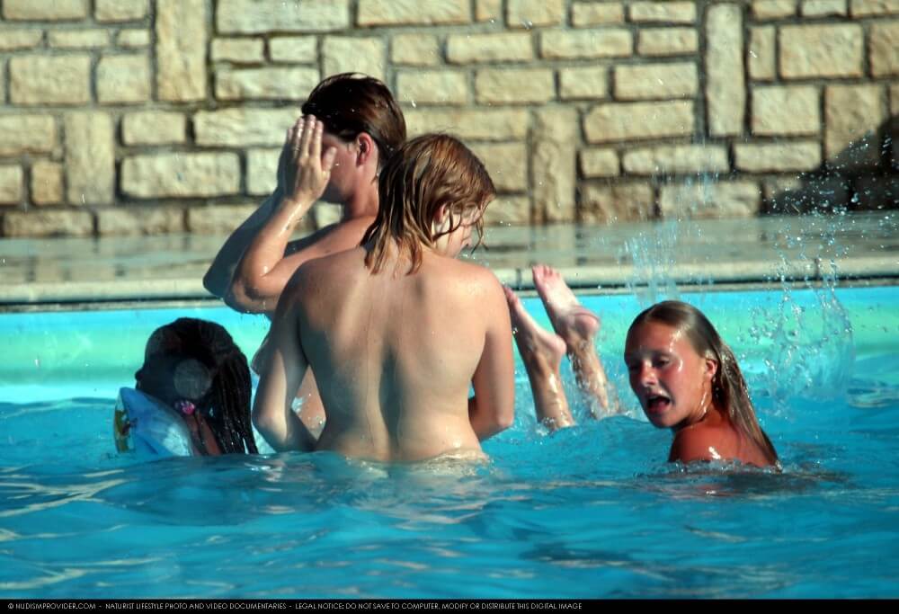 FKK water locations set 22 - Naturism helps break free from body stereotypes