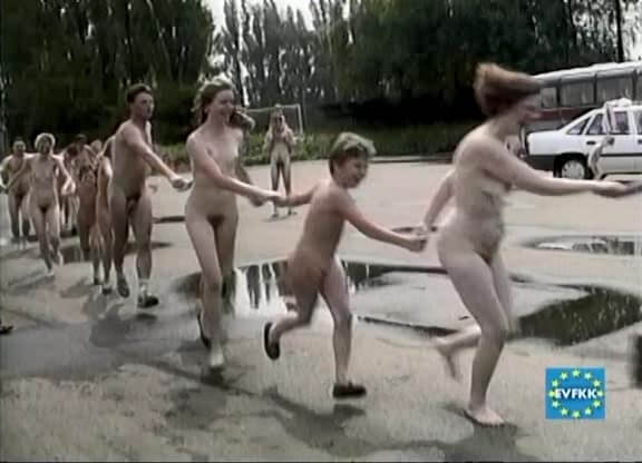 Helios Natura: Tutti-Frutti Nudie - Eurovid FKK - Naturism promotes tolerance